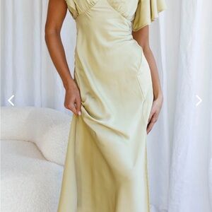 Elegant Cream Evening Dress